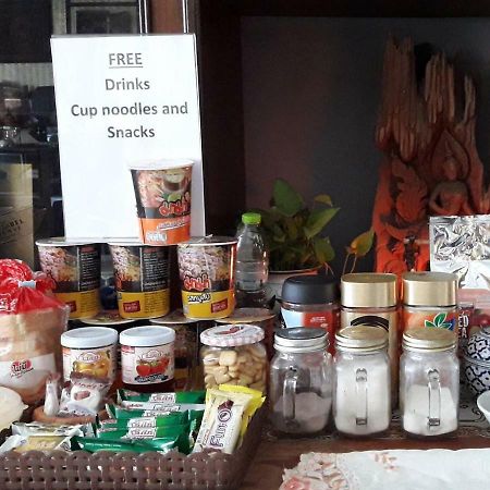 Ruan Ben Ja Don Mueang,Bangkok Hostel Ngoại thất bức ảnh
