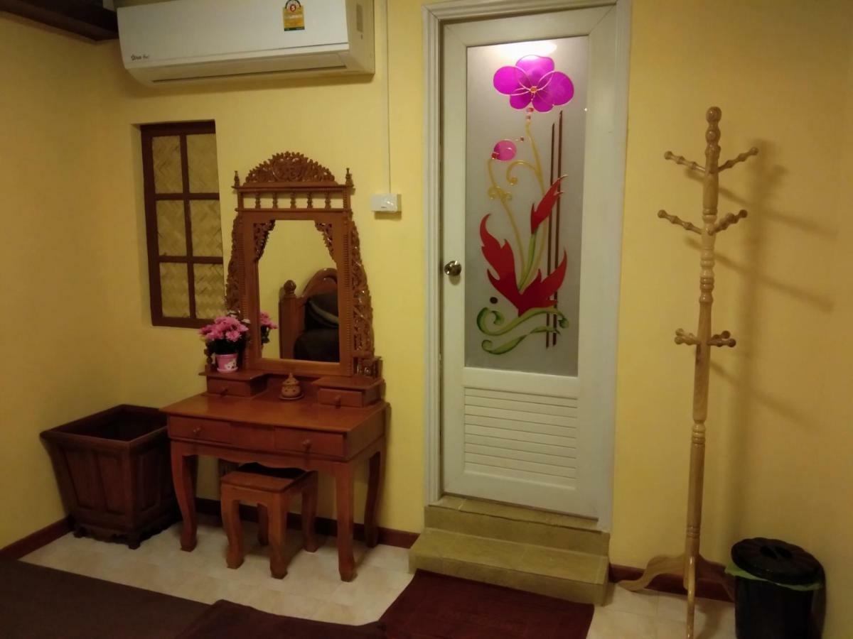 Ruan Ben Ja Don Mueang,Bangkok Hostel Ngoại thất bức ảnh