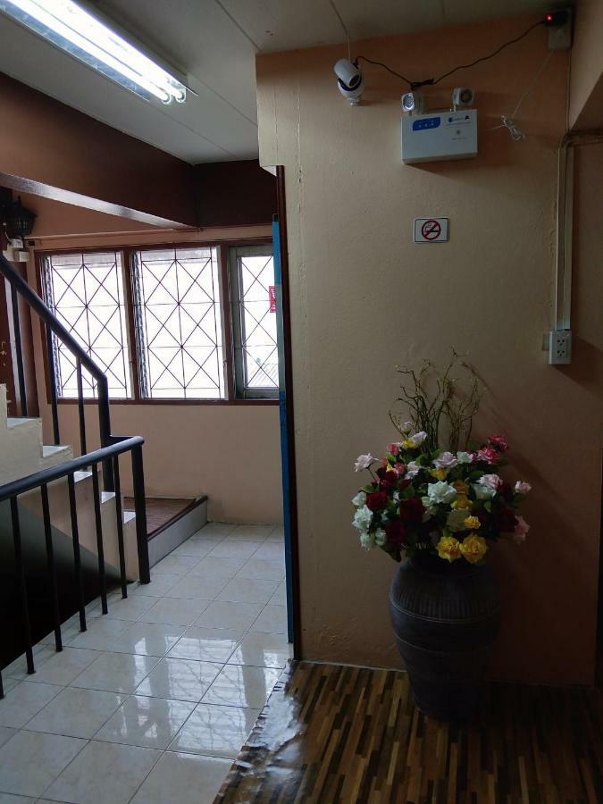 Ruan Ben Ja Don Mueang,Bangkok Hostel Ngoại thất bức ảnh